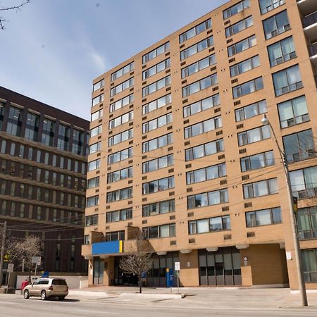 Toronto Metropolitan University-International Living Learning Residence Экстерьер фото