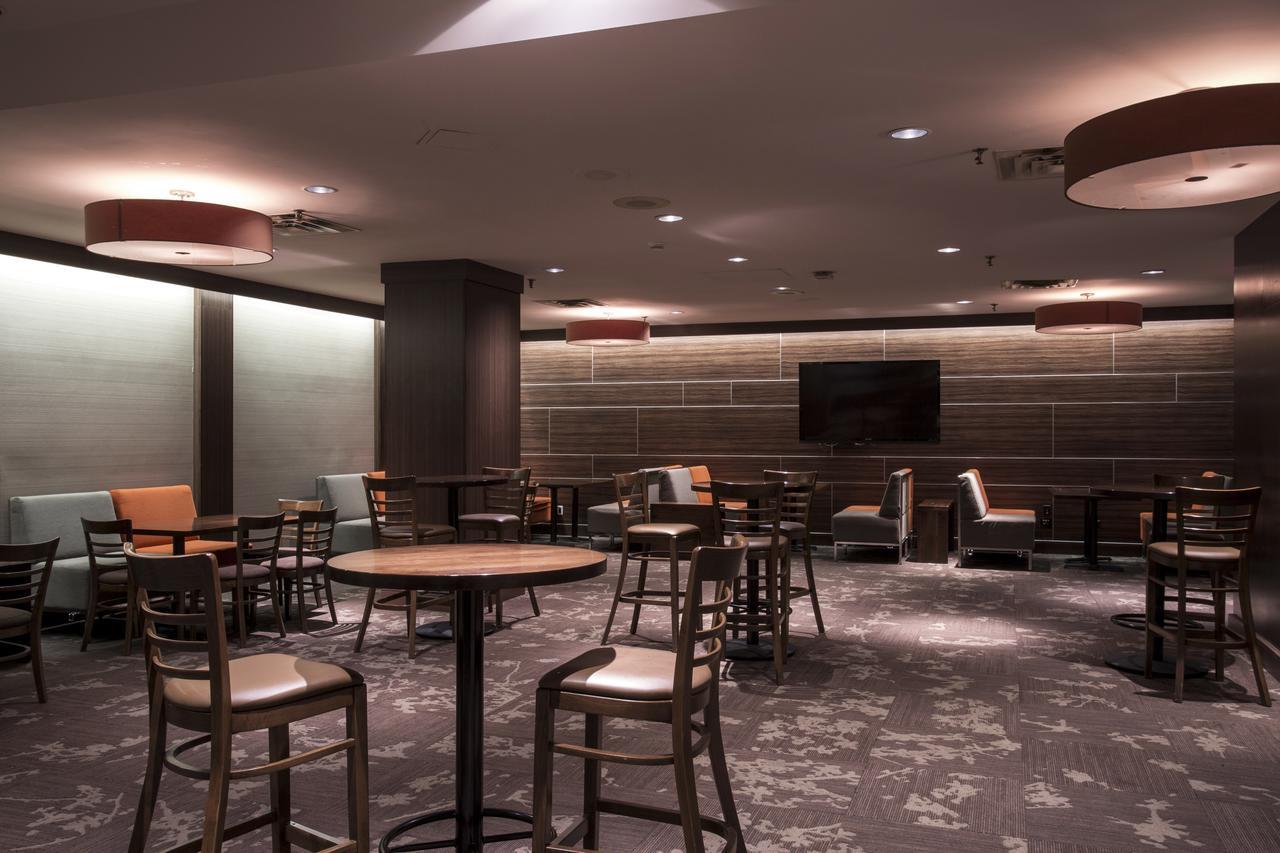 Toronto Metropolitan University-International Living Learning Residence Экстерьер фото